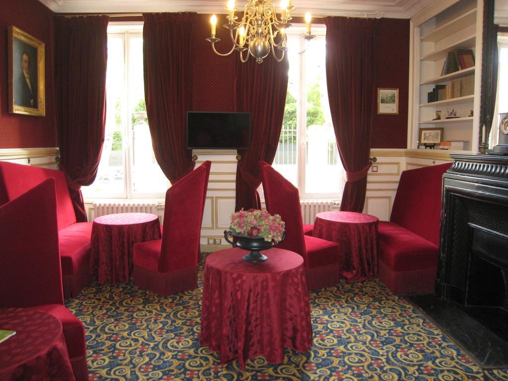 Hotel Les Marechaux Auxerre Εξωτερικό φωτογραφία