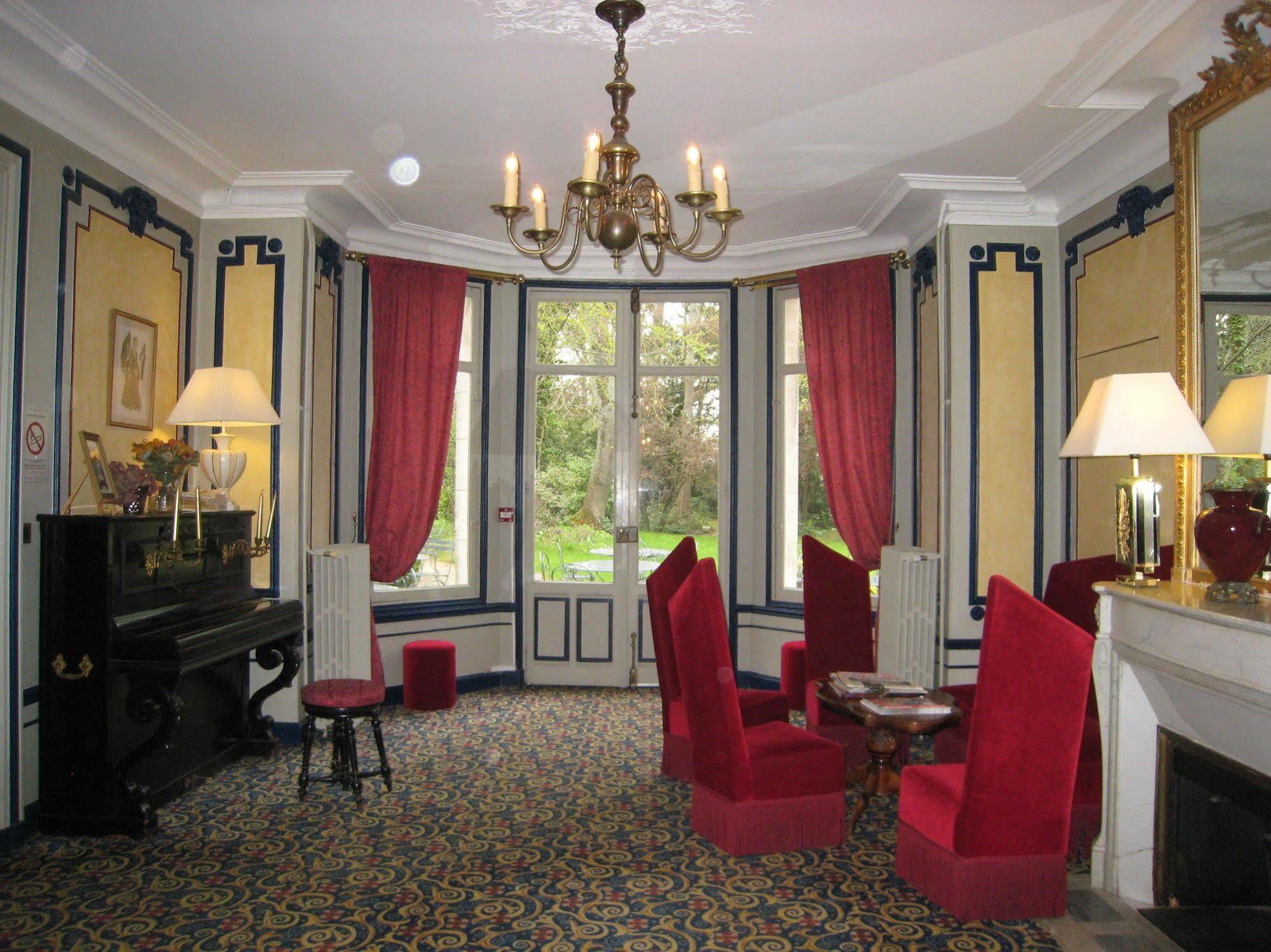 Hotel Les Marechaux Auxerre Εξωτερικό φωτογραφία